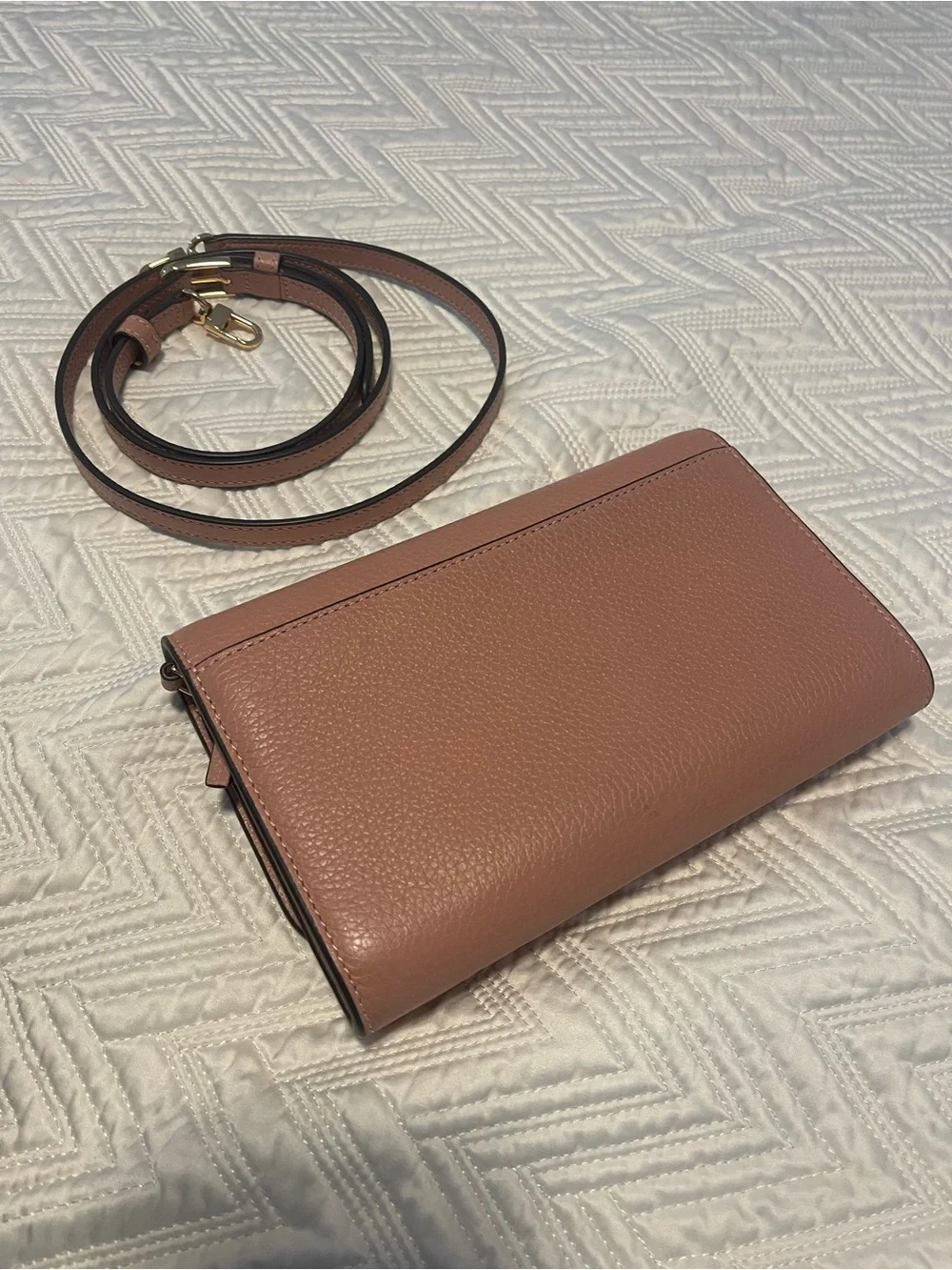 Tory Burch Pebbled Leather Wallet in Dusty Pink